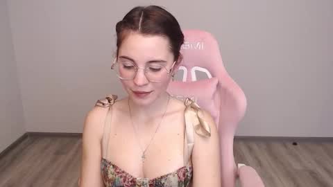 Vikki Rose online show from 10.14.25