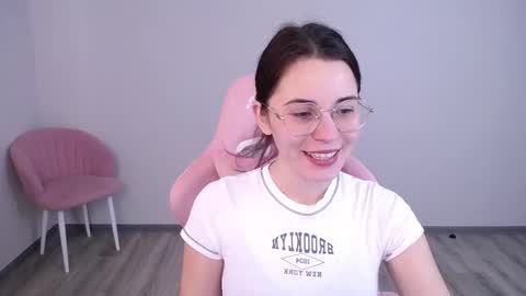 Vikki Rose online show from 10.22.25