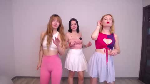 Vikki Rose online show from 10.25.25