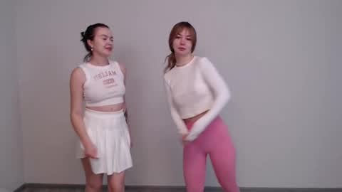 Vikki Rose online show from 10.28.25