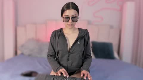 Kitana online show from 10.15.25