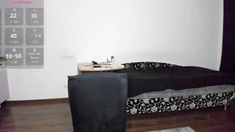 Snapshot of kitsunemoon chatting on 09.23.25 Kitsune online show from 09.23.25