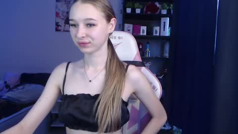 Snapshot of kitsuneyx chatting on 05.30.26 kitsuneyX online show from 05.30.26