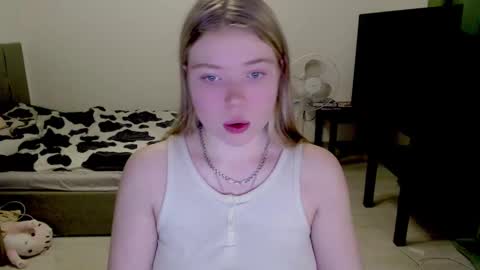 Snapshot of kitten_jenny01 chatting on 12.23.24 Jennyblonde and Emmabrunette online show from 12.23.24