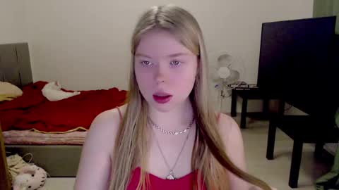 Snapshot of kitten_jenny01 chatting on 02.03.25 Jennyblonde and Emmabrunette online show from 02.03.25