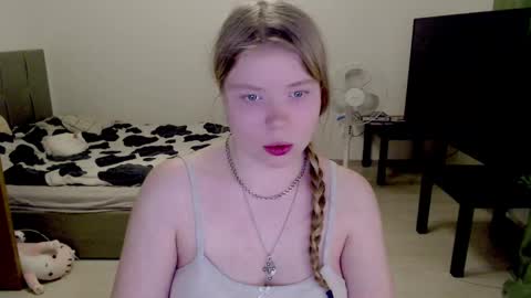 Snapshot of kitten_jenny01 chatting on 02.20.25 Jennyblonde and Emmabrunette online show from 02.20.25