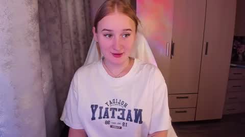 Snapshot of kitten_sun chatting on 02.23.25 kitten_sun online show from 02.23.25