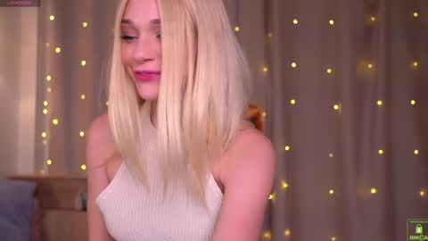 Snapshot of kittessa chatting on 12.07.24 Tessa online show from 12.07.24