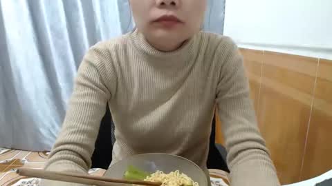 kitti_baby2x online show from 11.06.25