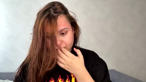Ellaiza online show from 04.23.26
