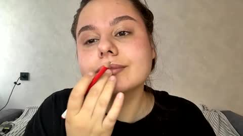 Ellaiza online show from 04.30.26