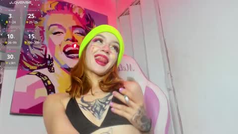 Snapshot of kitty__black__ chatting on 10.20.25 KITTY online show from 10.20.25