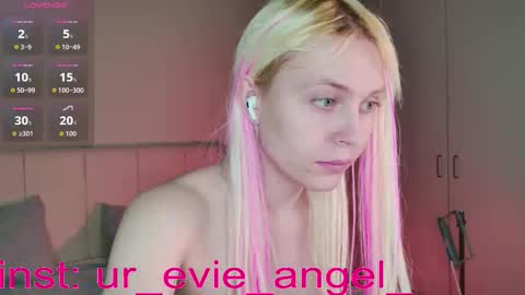 Evelyn online show from 03.19.26