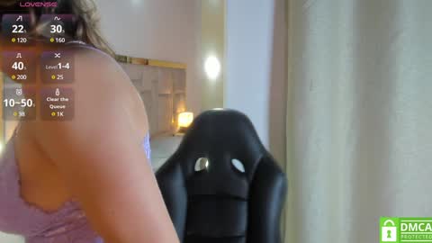 Snapshot of kitty_emma1 chatting on 12.28.24 Emma online show from 12.28.24