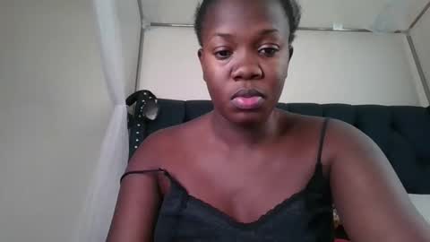 Snapshot of kitty_kerry chatting on 09.30.25 kitty_kerry online show from 09.30.25