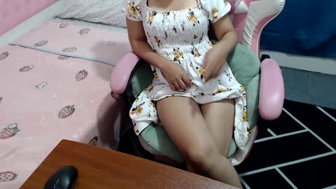 Snapshot of kitty_kity chatting on 12.21.24 Kate online show from 12.21.24
