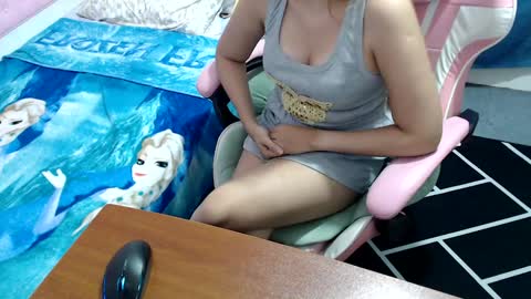 Snapshot of kitty_kity chatting on 01.05.25 Kate online show from 01.05.25