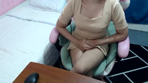 Snapshot of kitty_kity chatting on 02.07.25 Kate online show from 02.07.25