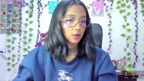 Snapshot of kitty_moon2 chatting on 06.15.26 Kitty online show from 06.15.26
