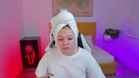 K I T T Y online show from 12.20.25