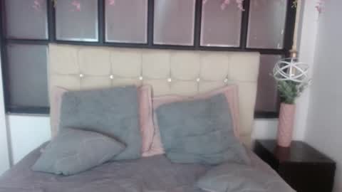 K I T T Y   online show from 12.14.25