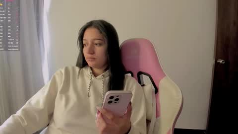 Snapshot of kittyfeet2 chatting on 02.07.26 kitty online show from 02.07.26