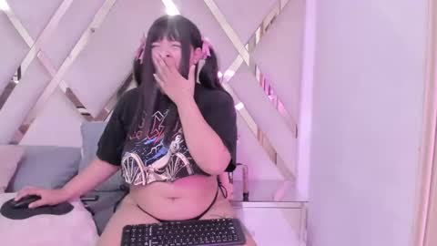 Snapshot of kittyhtx chatting on 12.19.24 kittyhtx online show from 12.19.24