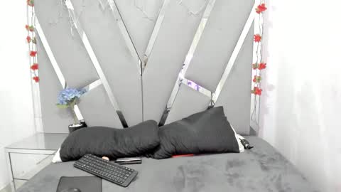 Snapshot of kittyhtx chatting on 12.30.24 kittyhtx online show from 12.30.24