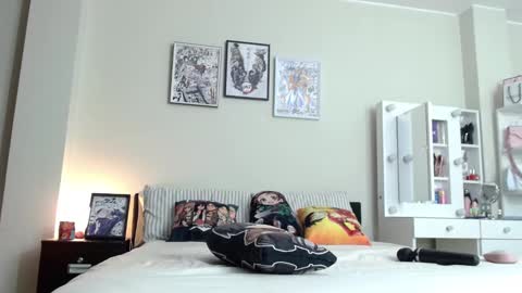 Snapshot of kittykat18x chatting on 02.08.25 Isabel online show from 02.08.25