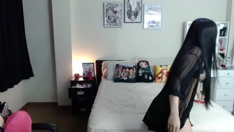 Snapshot of kittykat18x chatting on 02.09.25 Isabel online show from 02.09.25