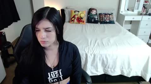 Snapshot of kittykat18x chatting on 02.12.25 Isabel online show from 02.12.25