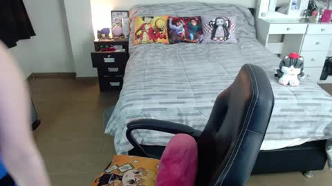 Snapshot of kittykat18x chatting on 09.21.25 Isabel online show from 09.21.25