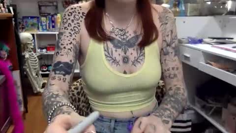 Snapshot of kittykatcoco chatting on 10.24.25 kittykatcoco online show from 10.24.25