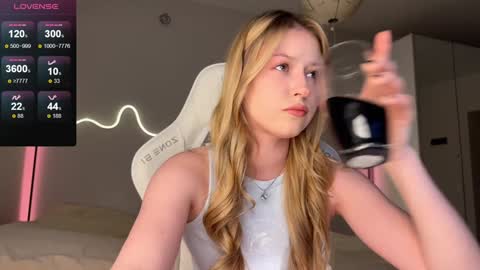 Snapshot of kittyloffe chatting on 03.14.26 Monika online show from 03.14.26