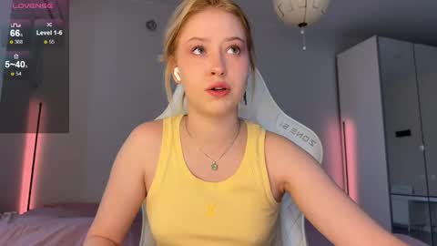 Snapshot of kittyloffe chatting on 05.15.26 Monika online show from 05.15.26