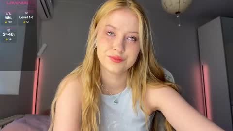 Snapshot of kittyloffe chatting on 05.19.26 Monika online show from 05.19.26