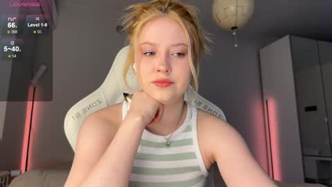 Snapshot of kittyloffe chatting on 05.31.26 Monika online show from 05.31.26