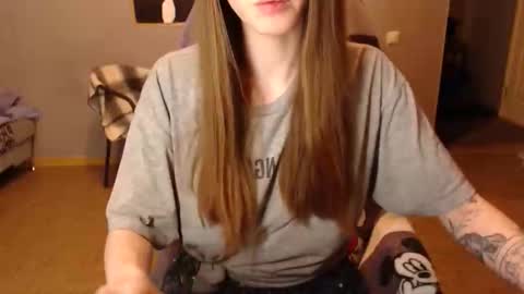 Snapshot of kittylovemoon chatting on 04.12.26 KittyloveMoon online show from 04.12.26