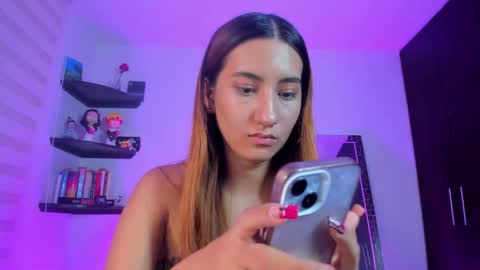 Snapshot of kittyrush_ chatting on 10.10.25 kitty online show from 10.10.25