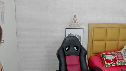  K I T T  Y  online show from 12.07.24