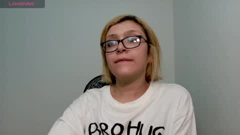 Kitty Trixy online show from 05.05.26