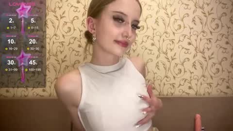 Snapshot of kittywithu chatting on 10.04.25 kittywithu online show from 10.04.25