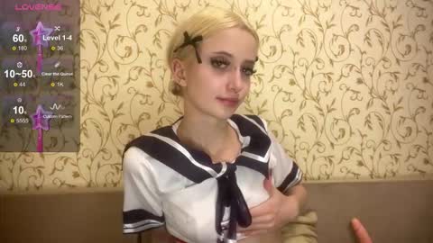 Snapshot of kittywithu chatting on 10.15.25 kittywithu online show from 10.15.25