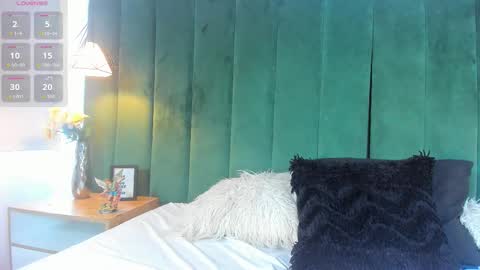 K I T T Y Y  online show from 10.27.25