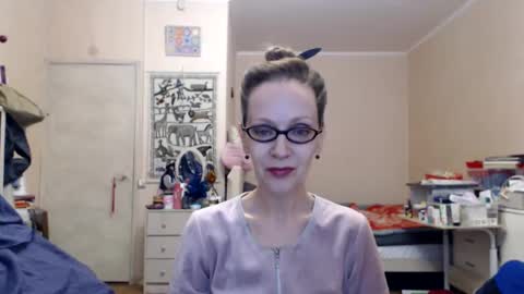 Snapshot of kiuminberry chatting on 12.25.24 KiuminBerry online show from 12.25.24