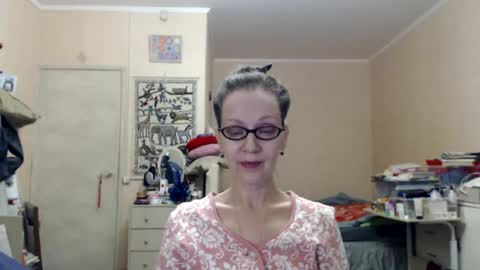 Snapshot of kiuminberry chatting on 01.22.25 KiuminBerry online show from 01.22.25