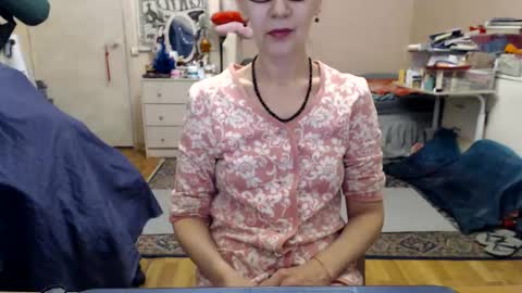 Snapshot of kiuminberry chatting on 03.07.25 KiuminBerry online show from 03.07.25