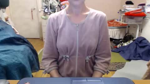 Snapshot of kiuminberry chatting on 09.09.25 KiuminBerry online show from 09.09.25