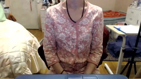 Snapshot of kiuminberry chatting on 11.01.25 KiuminBerry online show from 11.01.25