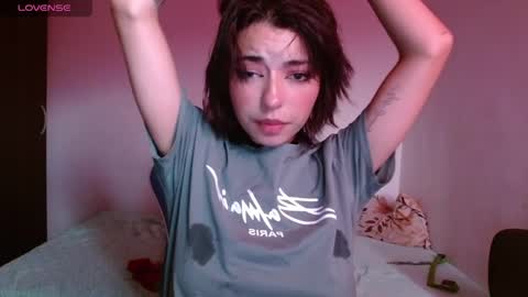 Snapshot of kiyusweetcrazy chatting on 01.01.25 kiyu online show from 01.01.25
